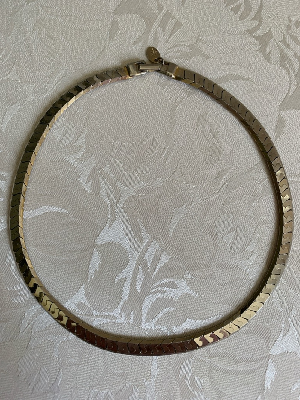 Les Bernard Inc 16” Silver Herringbone Choker Necklace